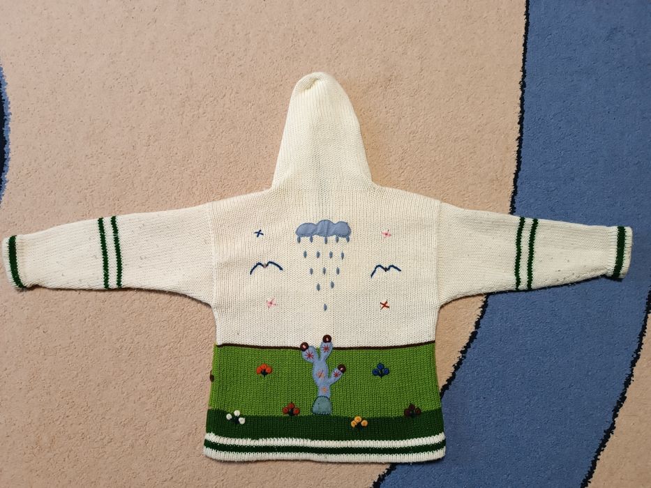 Продам белую крфточку