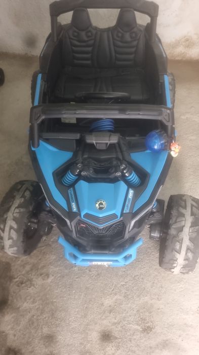 Carro infantil elétrico
