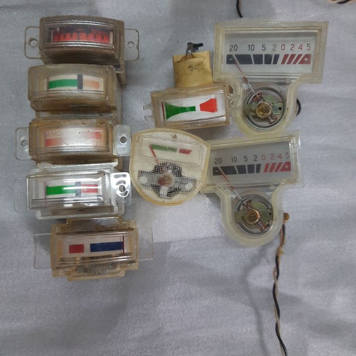 Стрілочні індикатори від магнітофонів. Маяк 240.