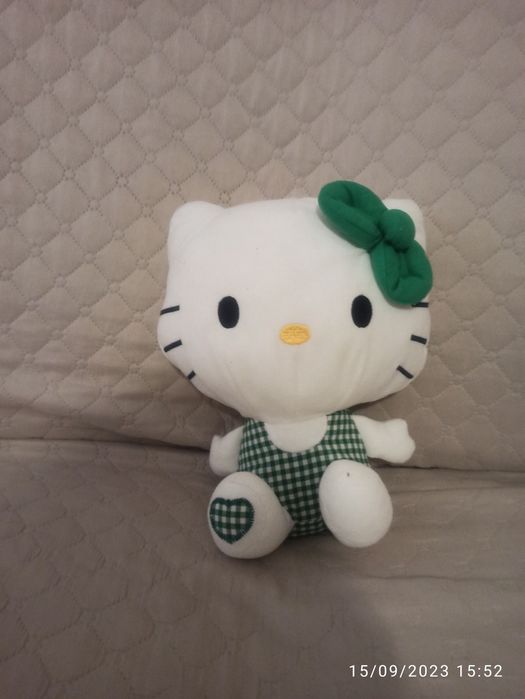 Boneco      Kitty