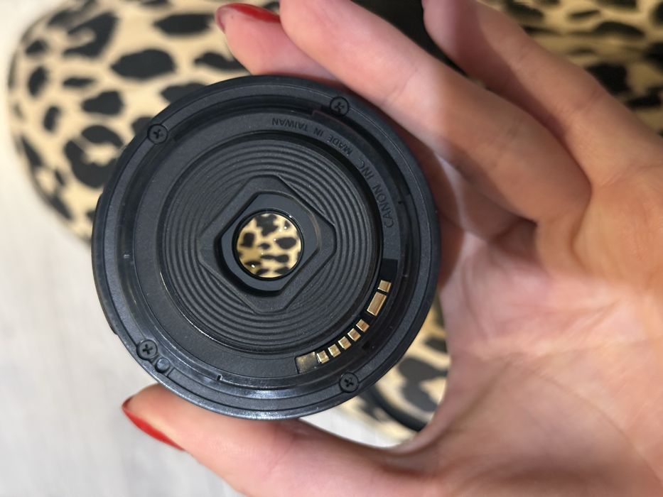 Об’єктив Canon Zoom Lens EF-S 18–55 м