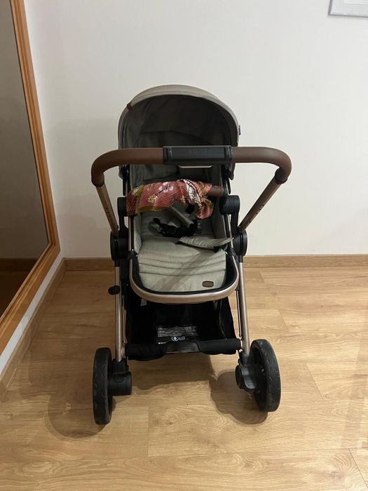 Carrinho de bebe Chico, semi novo com todos os acessórios e capa de ch