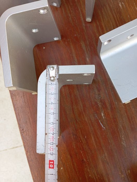 Pés de sofá / armário