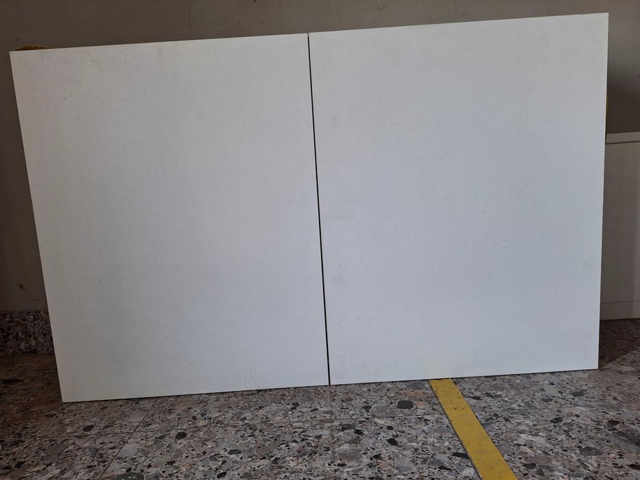 Szafka biała wisząca