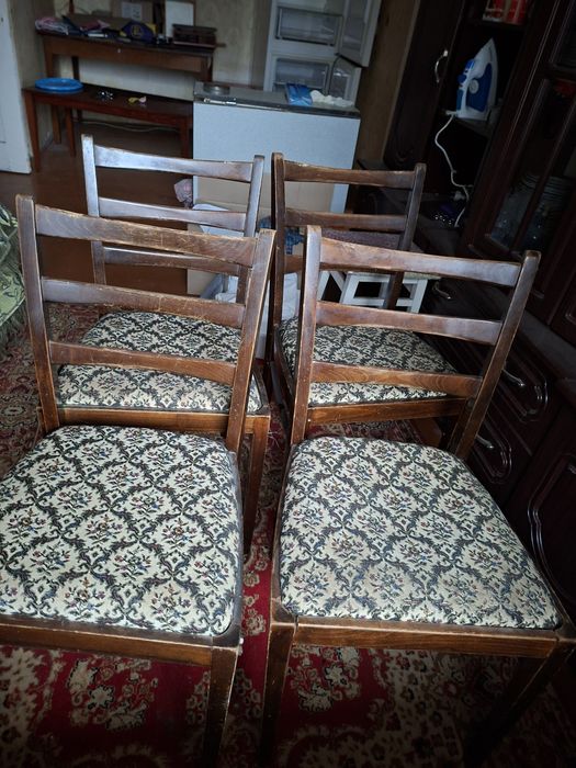 Продам стільці бу