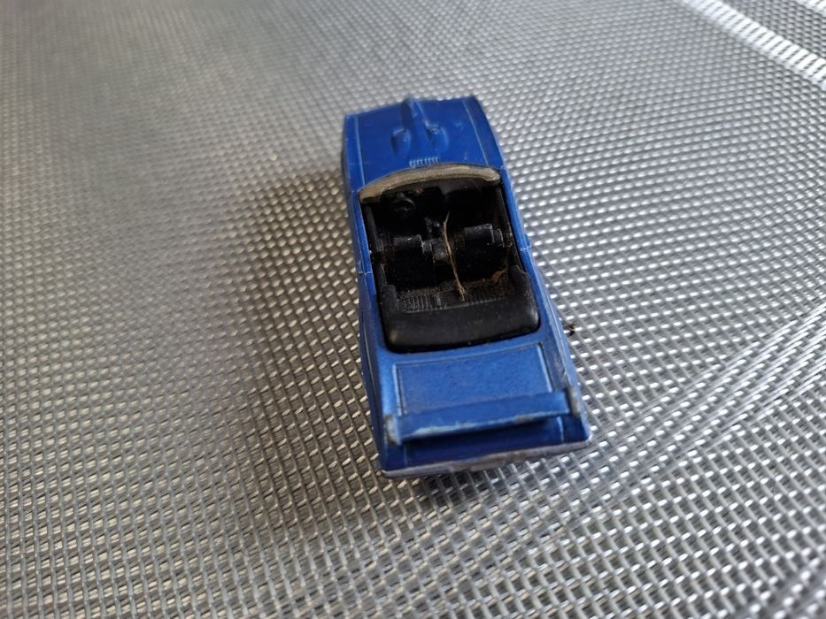 Hot wheels model samochodu skala 1:64