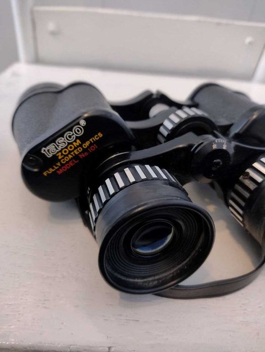 Японский бинокль Tasco 7-15х35 Zoom. Надійна техніка