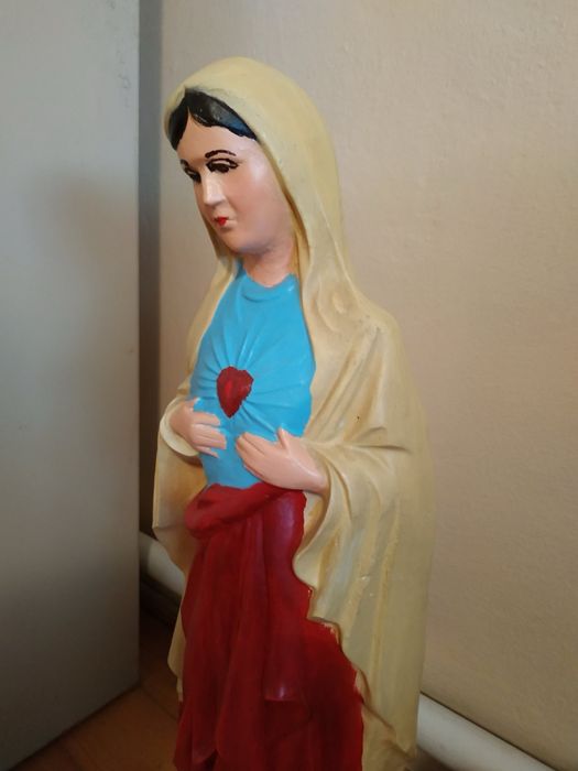 Статуя Богородиці