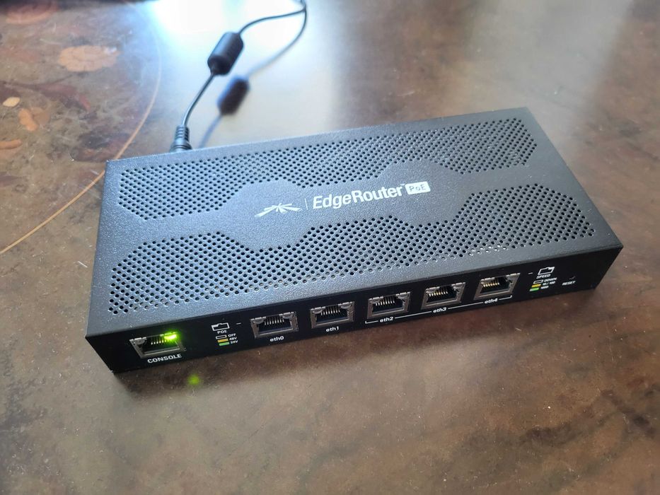 Edge router POE 5 Ubiquiti stan bardzo dobry, oryginalny zasilacz