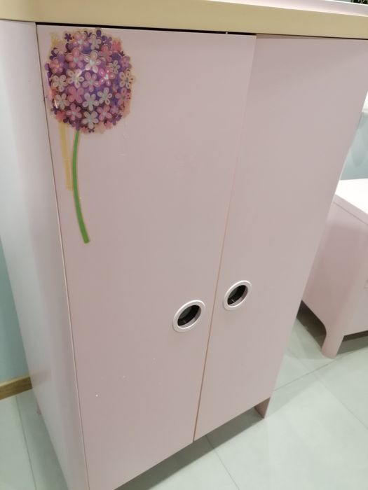 Szafa i komoda do pokoju dziecięcego