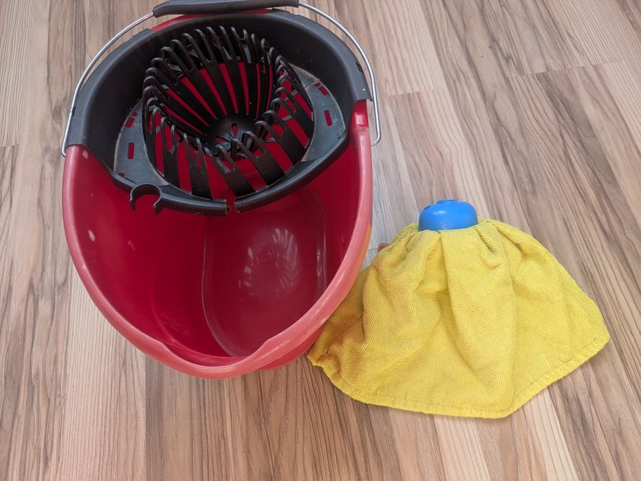 Wiadro Vileda z końcówką do mopa