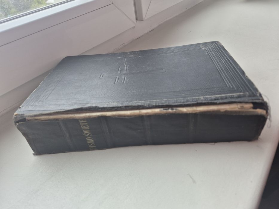 Biblia Jakuba Wujka 1923r + odręczny komentarz
