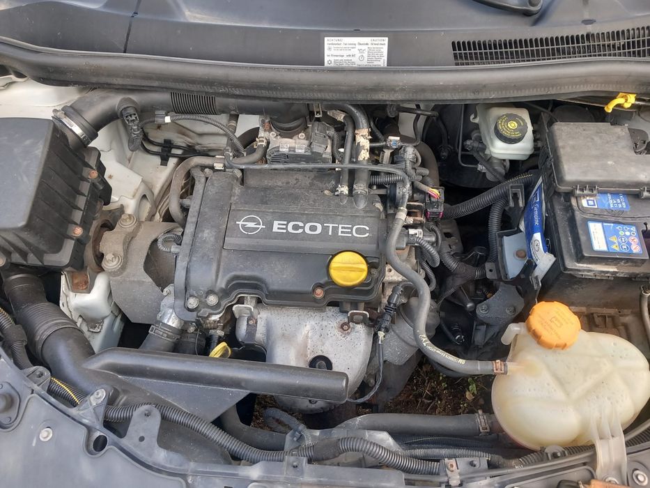 Opel corsa 1.2 gasolina 2009