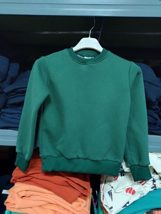 Sweat criança 4 Euros.                       Só para REVENDA