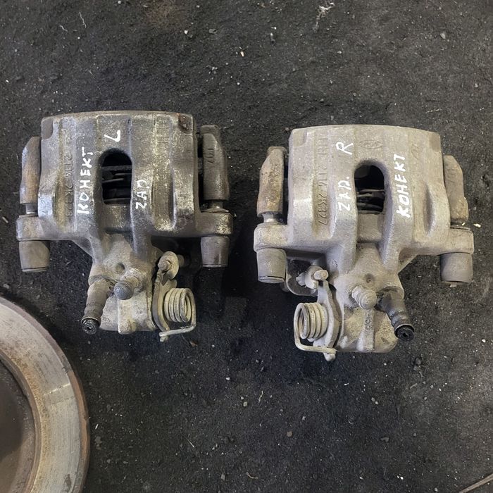 Задній супорт Skoda Octavla tour.VW Golf 4