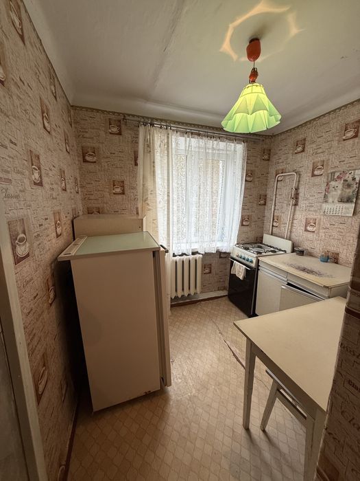 ПРОДАМ 2-КОМНАТНУЮ квартиру  в конотопе   — РАЙОН ЦРБ  14000$ ТОРГ