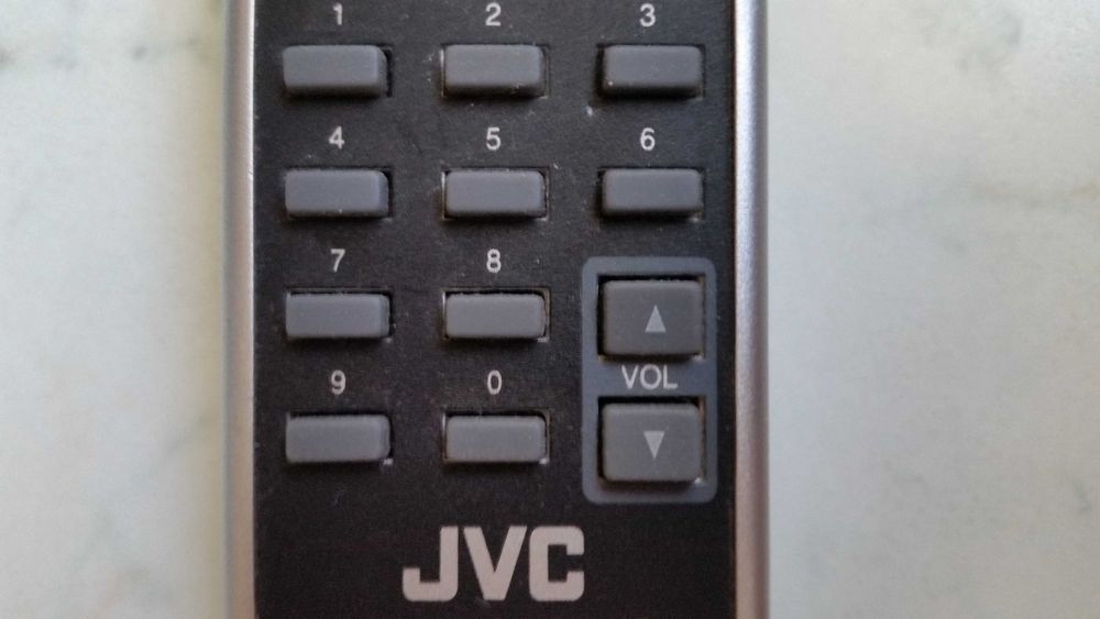 Pilot JVC RM-SRCEZ35E do zestawu audio
