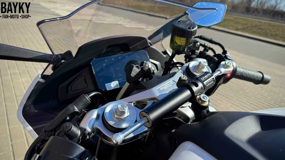 Мотоцикл CFMOTO 675SR-R