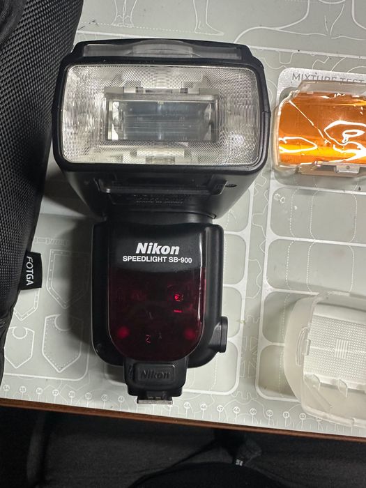 Lampa Nikon SB900