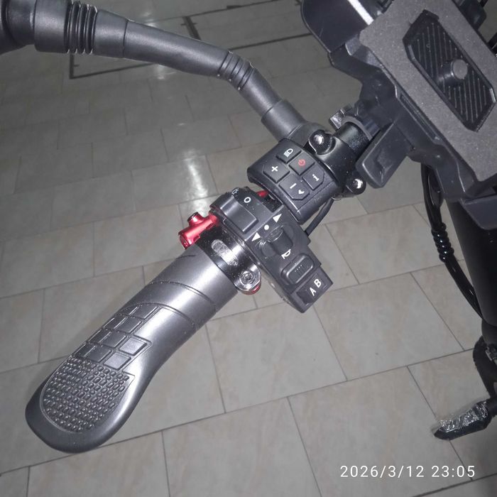 Bicicleta eletrica, nova, 2000 W, 21 Ah, dobrável (no meio)