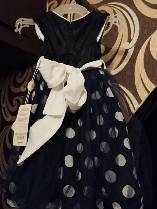 Продається нове плаття для дівчинки