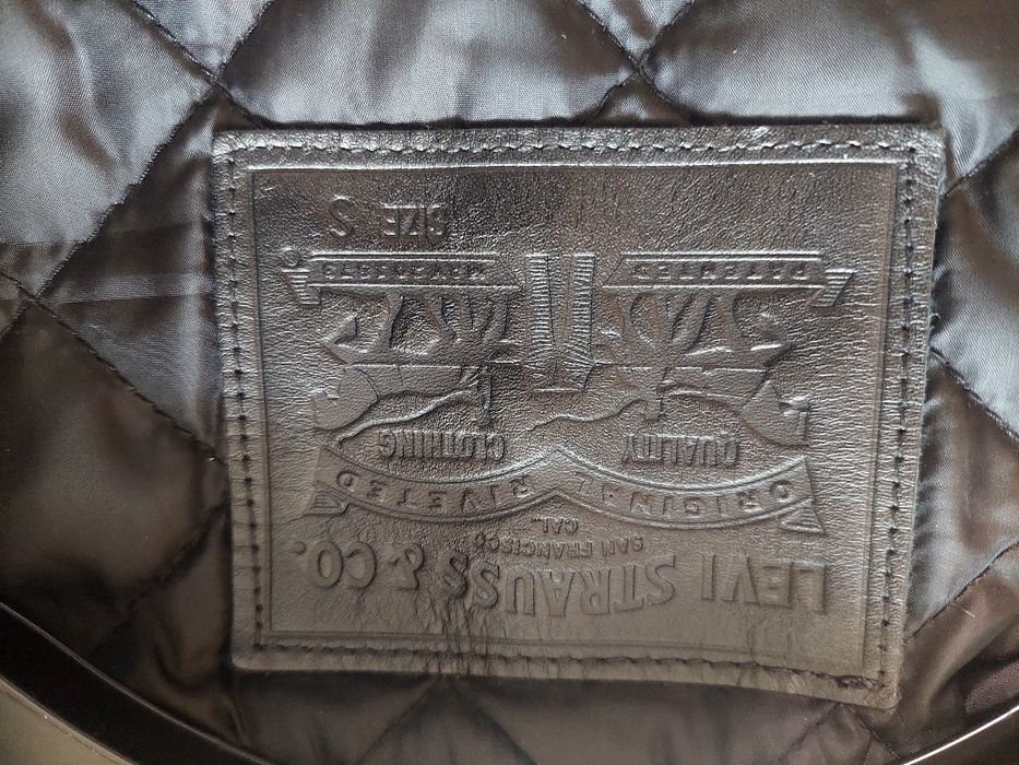 Куртка Бомбер кожанная Levi's оригинал