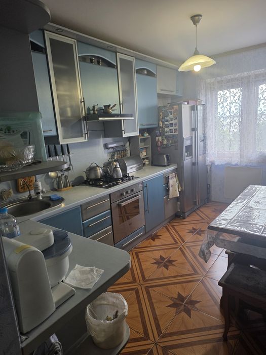 ПРОДАМ квартиру3комн в Горишних плавнях90м