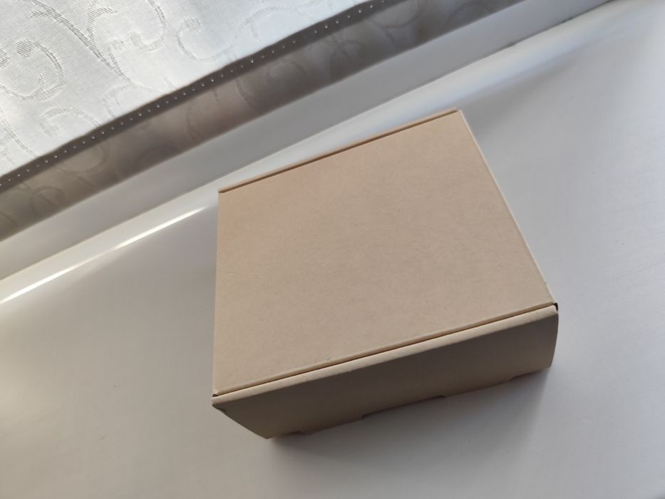 Коробка, поковання