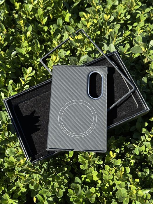 Карбоновый чехол Samsung Galaxy Fold 8 + MagSafe