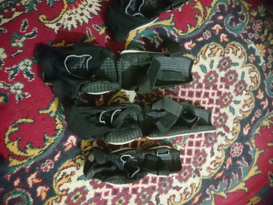 Продам комплект наколенников