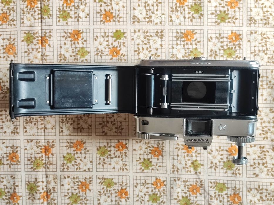 Máquina fotográfica analógica Voigtlander Bessamatic Color-Skopar 2.8