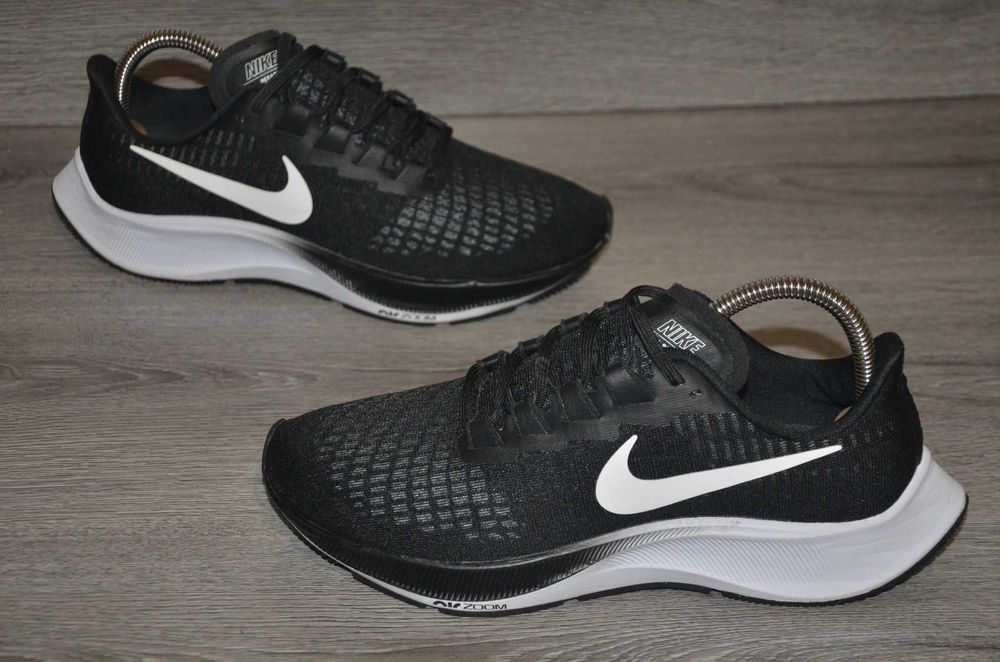 Продам кросівки Фірма Nike Air Zoom Pegasus 37.
