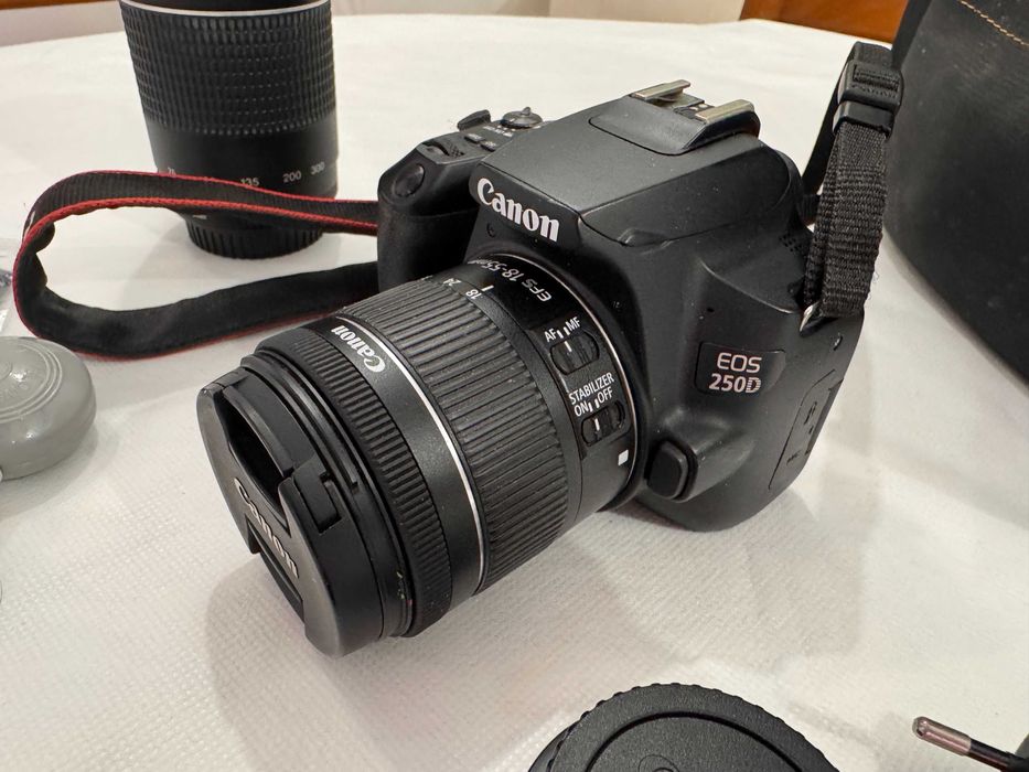 Kit Canon EOS 250D + 2 lentes 18-55mm e 75-300mm