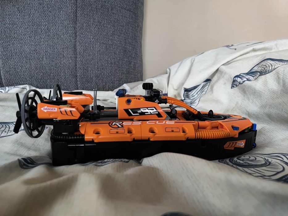 LEGO Technic 42120 Poduszkowiec ratowniczy