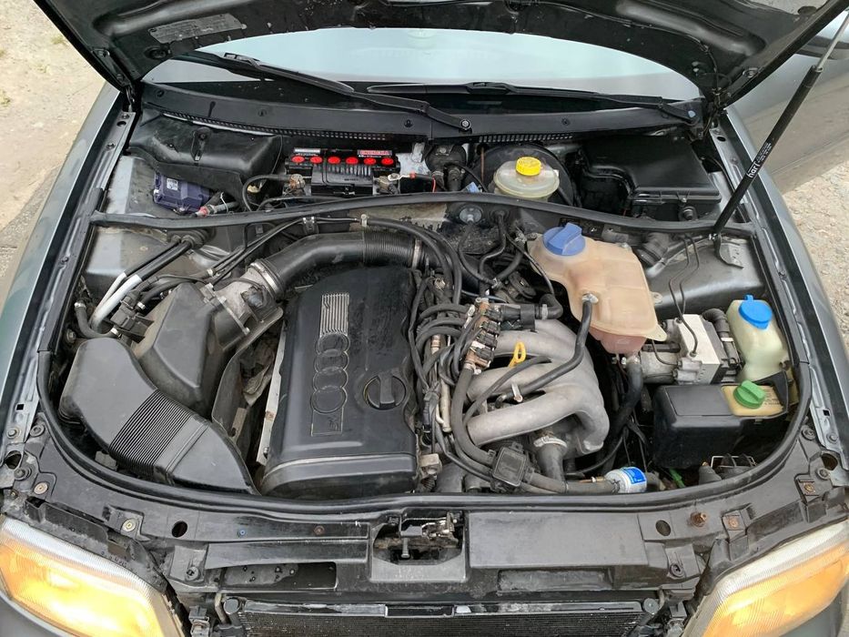 терміново продам AUDI A4