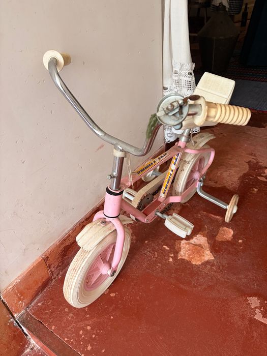 Bicicleta antiga ou velha? (eu sei lá)
