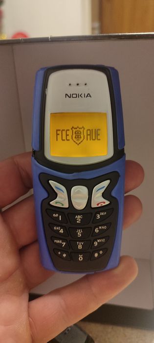 Nokia 5210.bez simlocka ,nowa obudowa .super stan