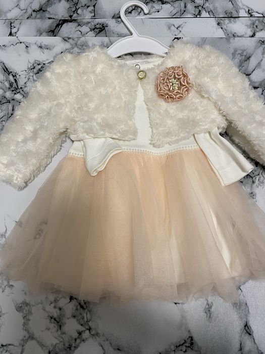 Продам гарні сукні для дівчинки