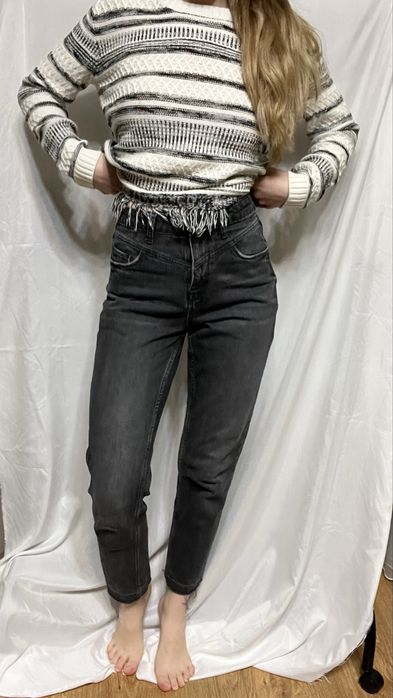 Чорні джинси мом