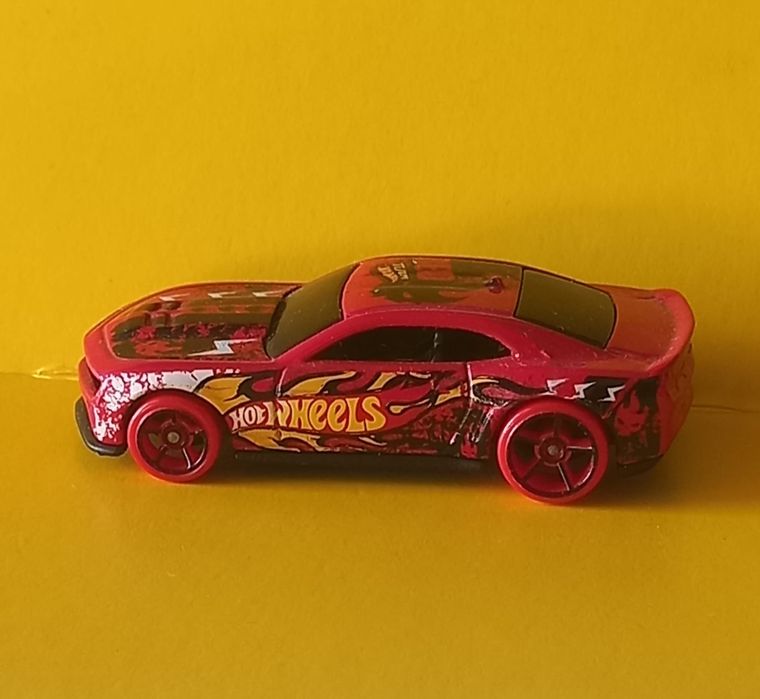 12 camaro hot wheels