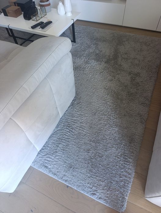2 Carpetes na cor cinza 3x2 metros