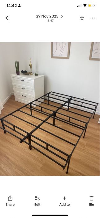 Cama de metal + Colchão 135 x 190 x 10 cm — Como Nova
