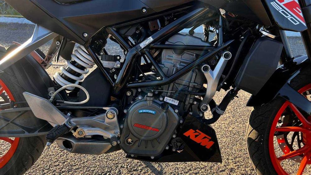 KTM DUKE 200 2021