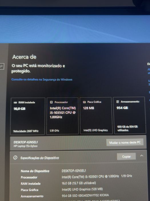 Pc com ecra danificado. i5, 1tb sdd, 16gb ram