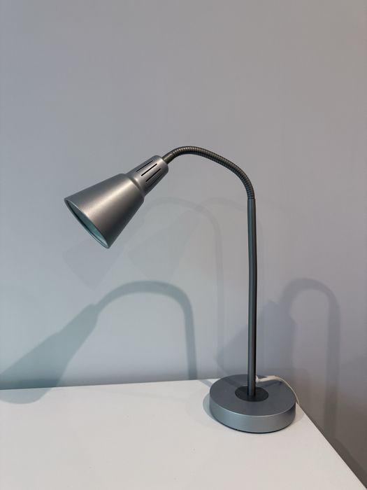 Candeeiro cinzento IKEA