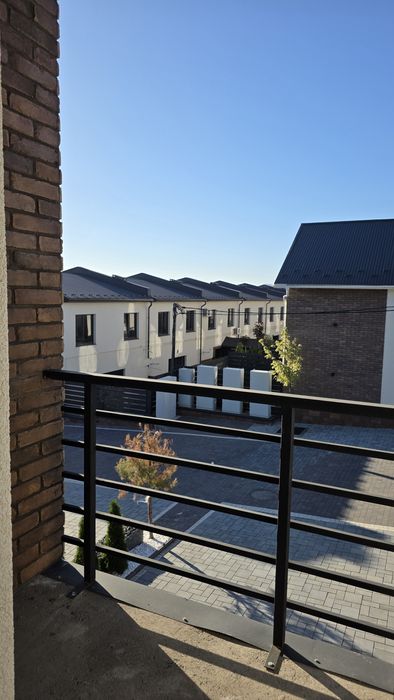 Продається зданий Таун хаус з ділянкою 2 сотих в готовому комплексі