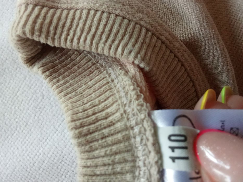 Sweter bluza z falbankami kolor beżowy 110 Haydi
