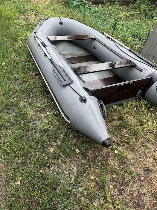 Лодка п.в.х. 330