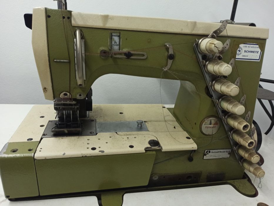 Máquina de quatro agulhas RIMOLDI