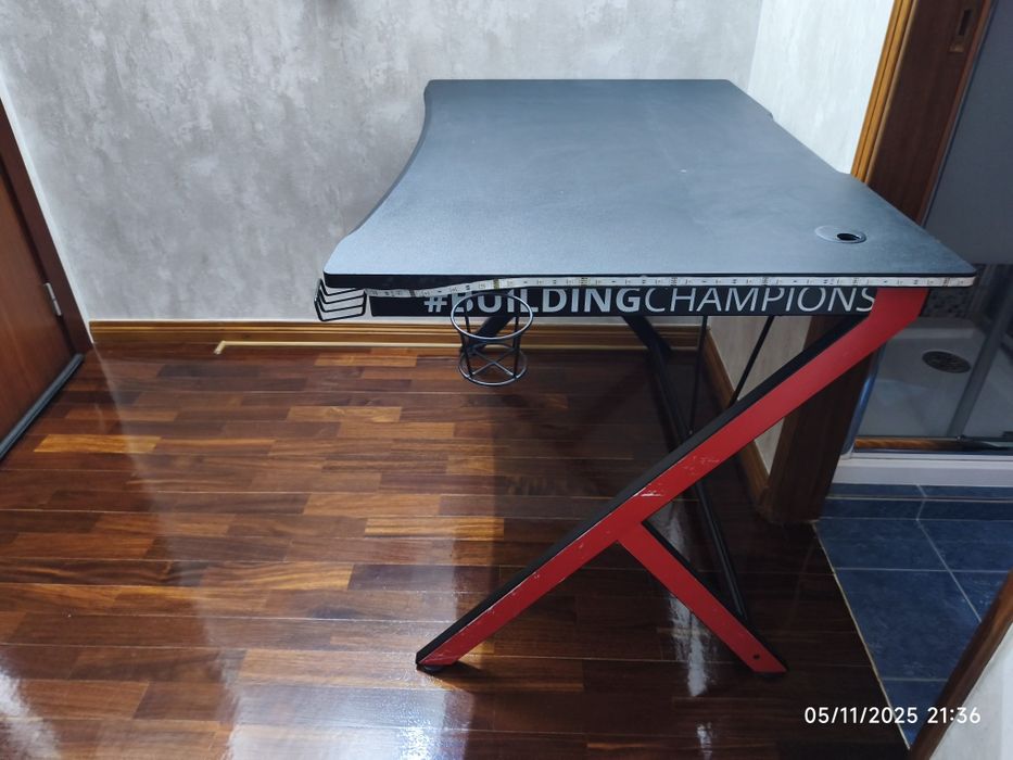 Mesa Gaming TRUST GXT 711 em Preto

Mesa em bom estado
Preciso desocup